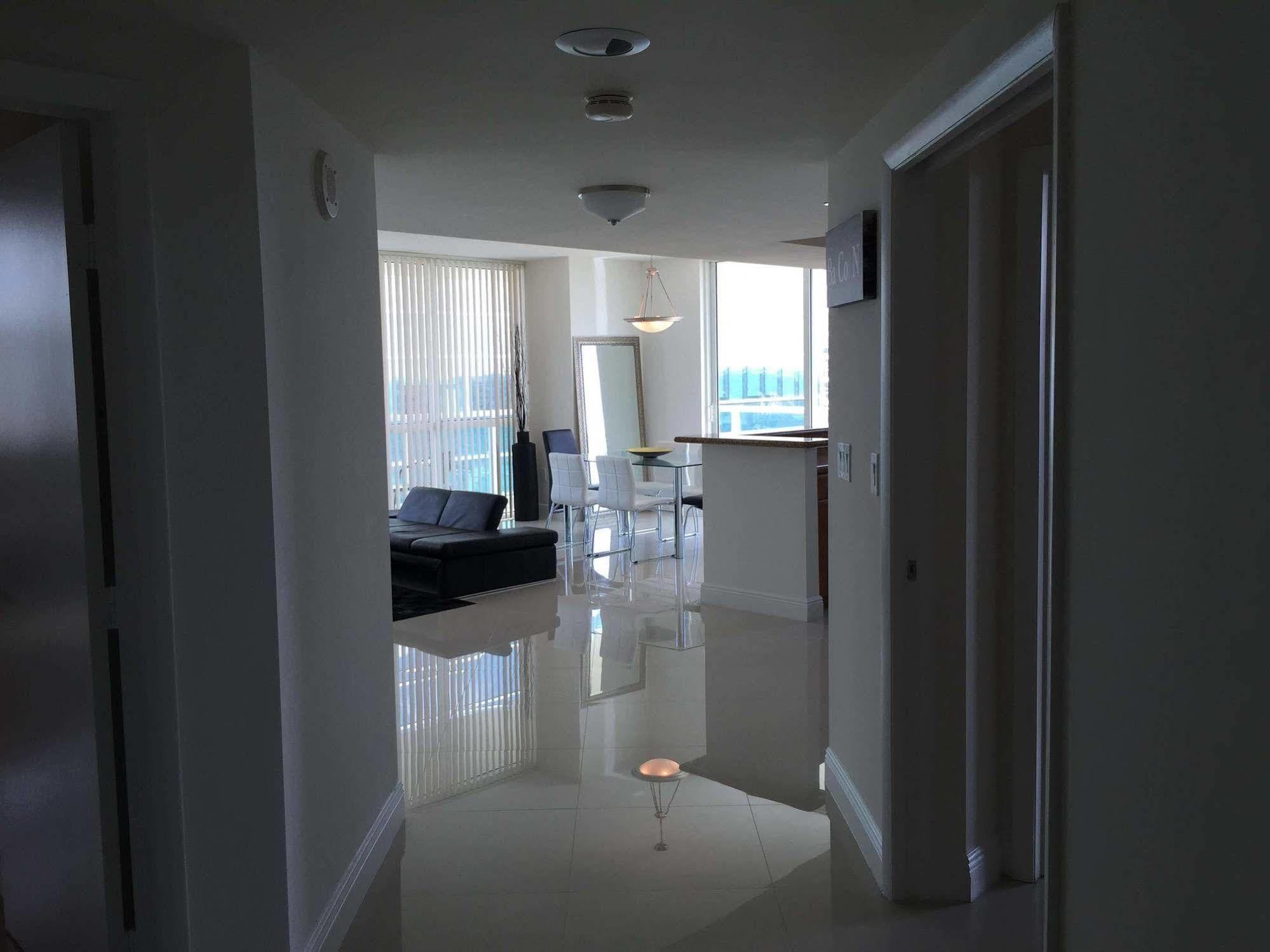 Lyx Suites At One Broadway Miami Dış mekan fotoğraf